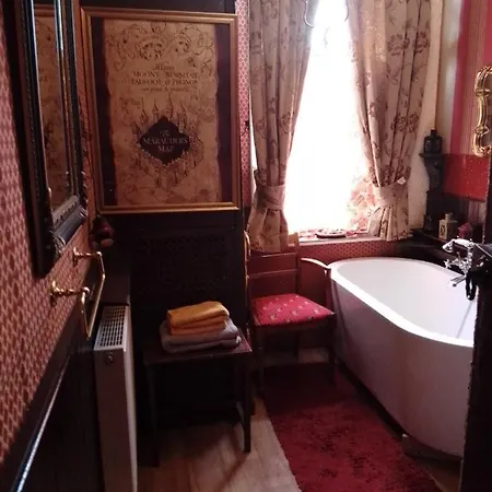 Caspians Boutique Guest house *